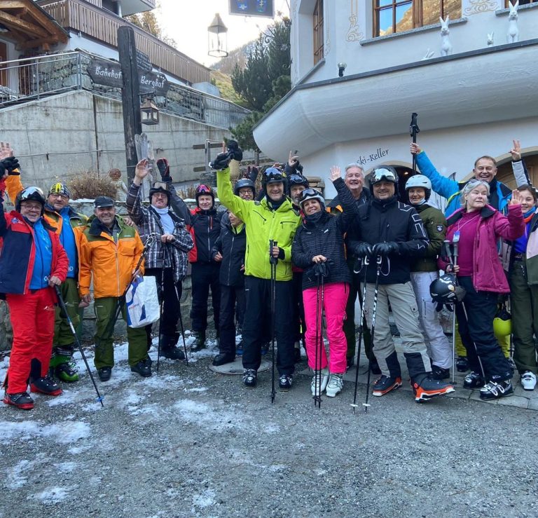 Ski Gruppe von Skifahrern